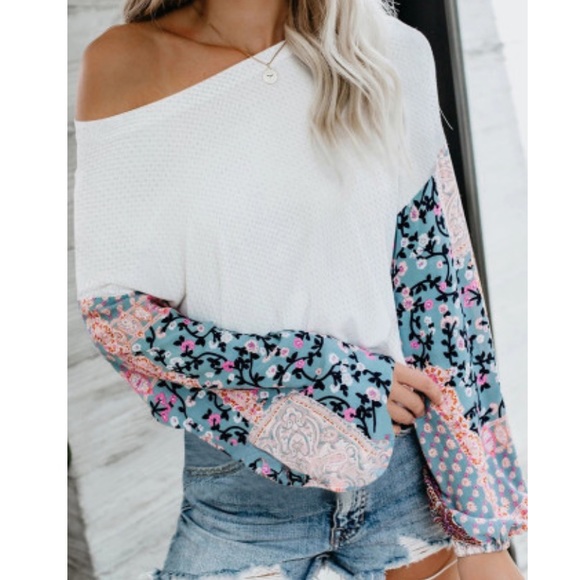 Blossom Contrast Swiss Dot Knit Top - Picture 3 of 16